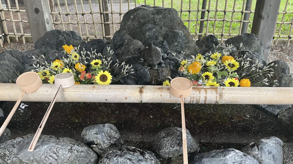 湯倉神社の花手水