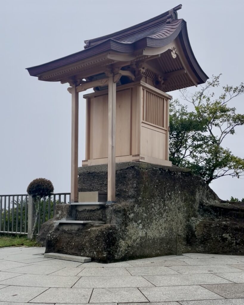 鋸山の浅間神社
